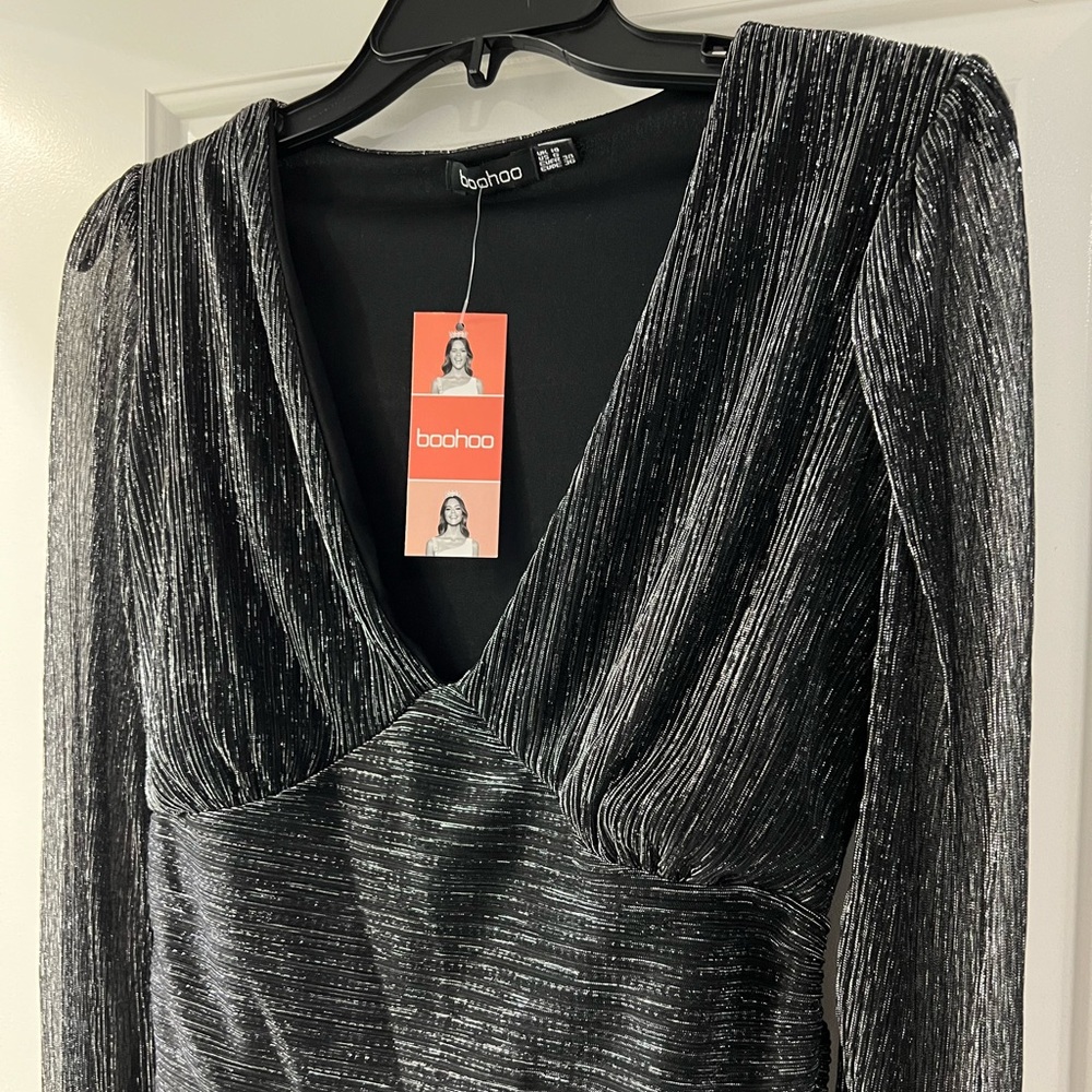 Boohoo Metallic Ruched Dress - Picture 8 of 9